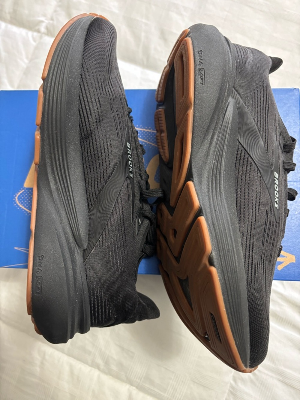 NEW Brooks all Black women size 7 - Picture 5 of 7